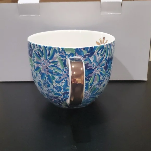 New in Box!  Lilly Pulitzer Ceramic Mugs - Set of 2 - Picture 6 of 9